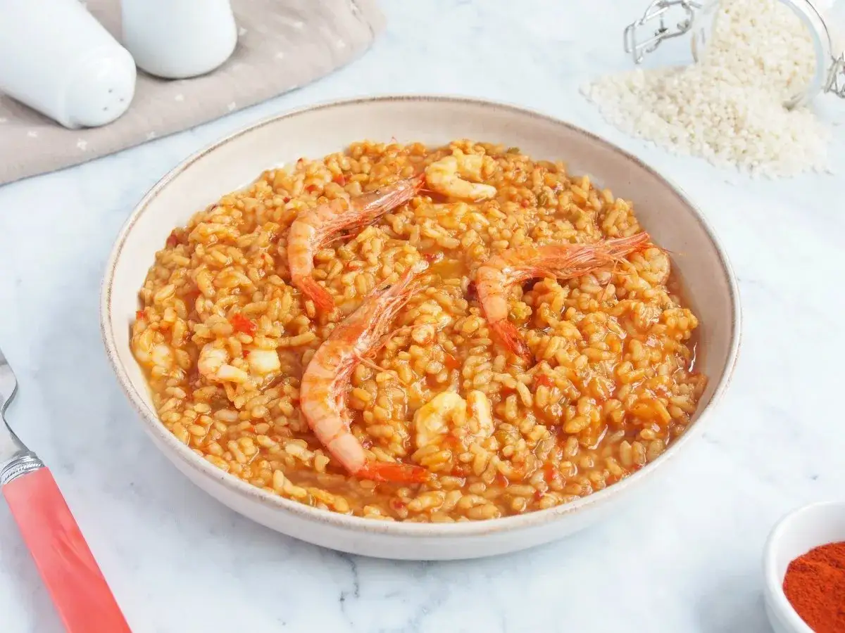 Zdjęcie Receta fácil de arroz caldoso con gambas que sorprenderá a todos