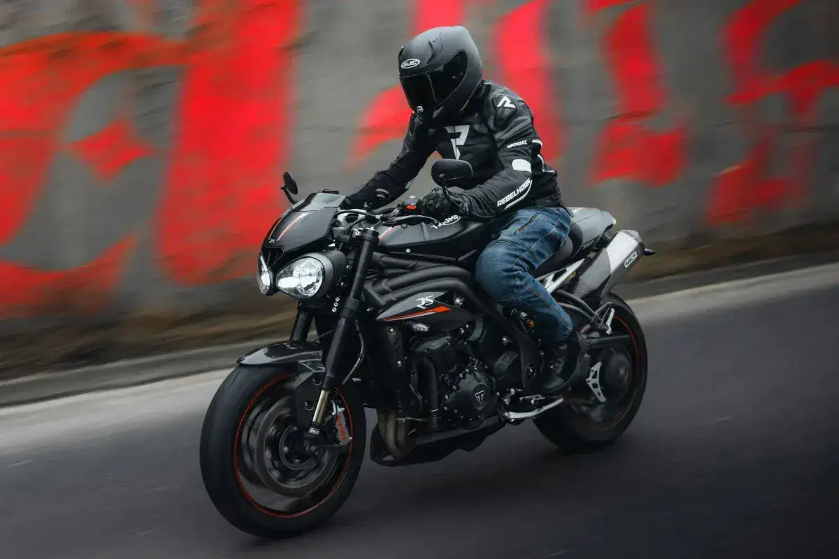 Zdjęcie Najlepsze trasy motocyklowe z Krakowa, które musisz przejechać