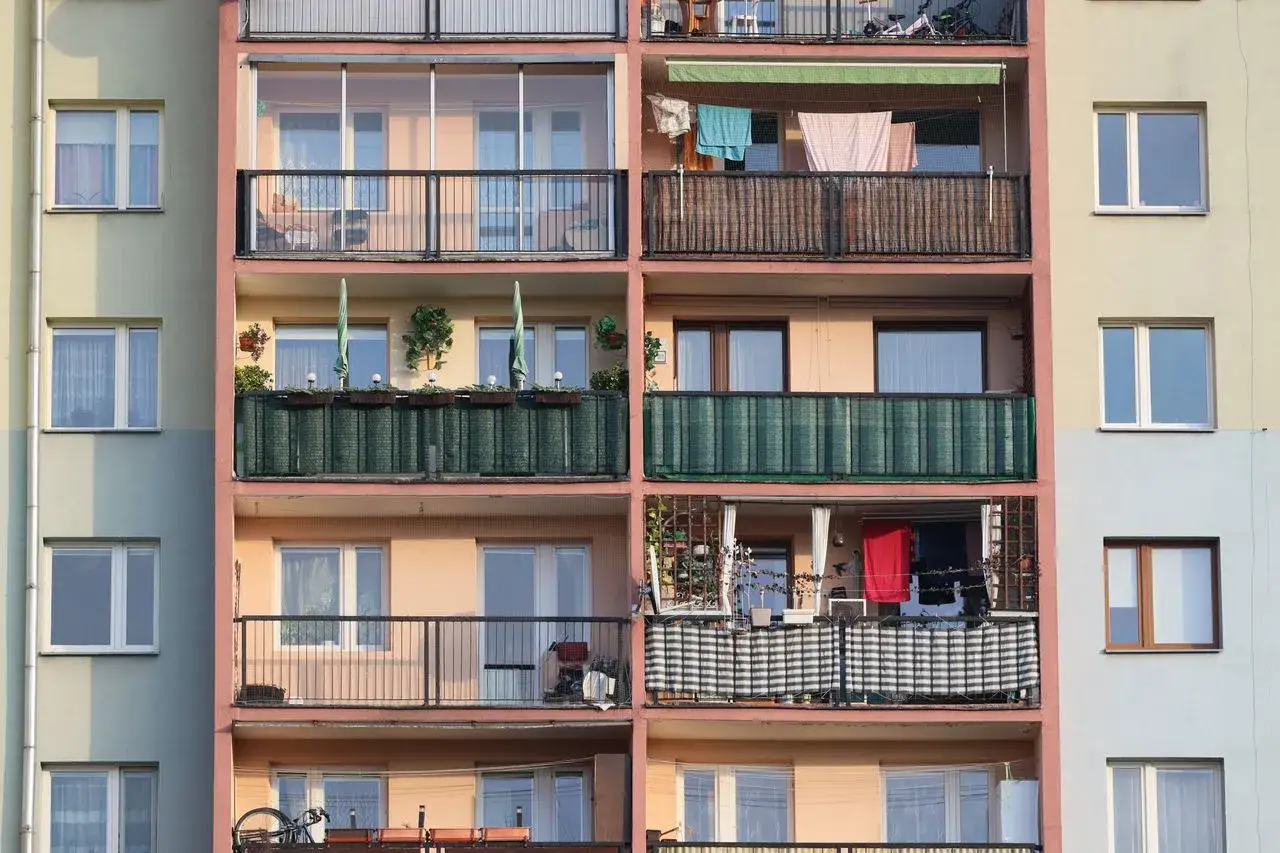Zdjęcie Co to jest balkon? Odkryj jego funkcje i znaczenie w architekturze