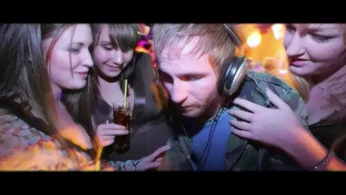 Zdjęcie Film o DJ, który stracił słuch - dramatyczna historia walki i nadziei