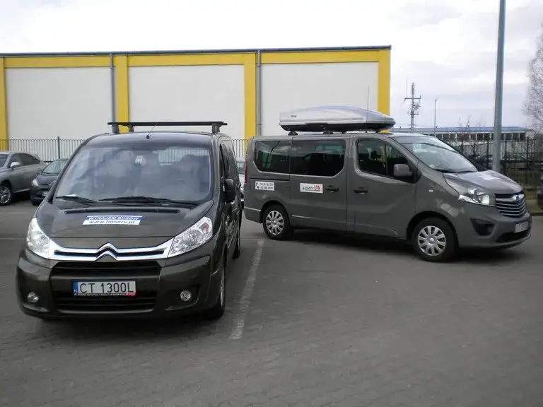 Zdjęcie Ile pali bus 9 osobowy? Sprawdź, jak zaoszczędzić na paliwie
