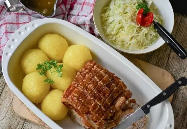 Zdjęcie Gdzie zjeść w Busku-Zdroju? Odkryj najlepsze restauracje i smaki