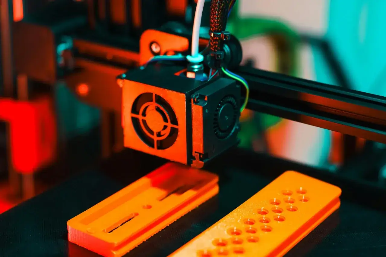 Zdjęcie Opłacalność druku 3D w Polsce: Kalkulacja kosztów i zysków