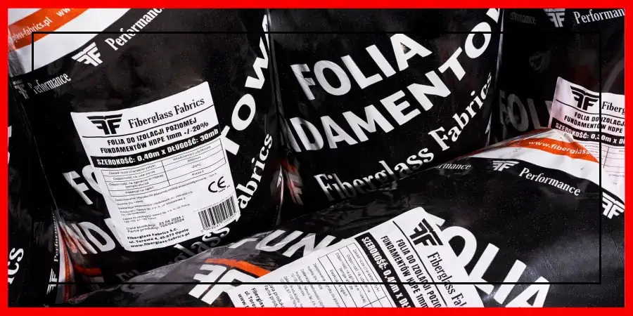 Zdjęcie Izolacja pozioma fundamentów: folia czy papa - co wybrać?