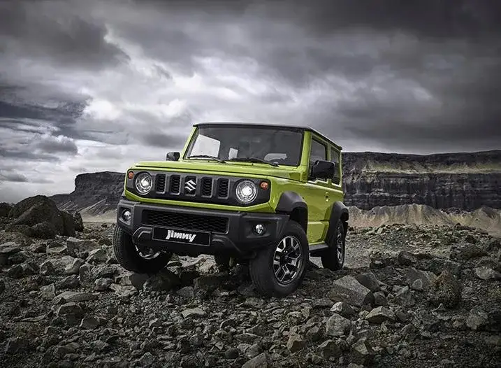 Zdjęcie Pojemność baku Suzuki Jimny - ile litrów paliwa naprawdę zmieścisz?