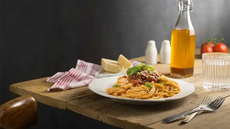 Zdjęcie Jak ugotować spaghetti bolognese - prosty przepis, który zachwyci