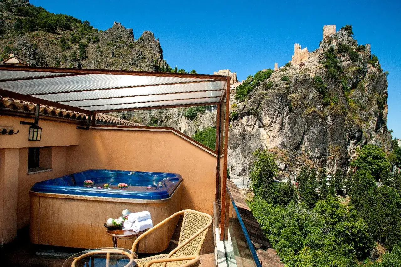 Zdjęcie Hotel en Cazorla: Guía experta para tu escapada perfecta en la sierra