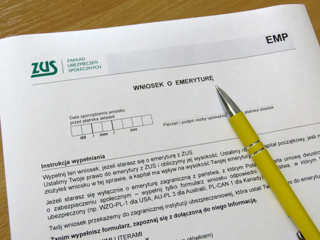 Zdjęcie Kto pomoże mi wypełnić wniosek o emeryturę? Sprawdź, jak to zrobić!