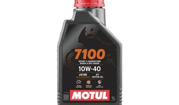Zdjęcie Opinie o motul 7100 10w40 - czy warto zainwestować w ten olej?