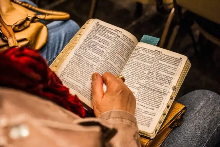 Zdjęcie Co to testament w Biblii? Zrozumienie przymierza i jego znaczenia