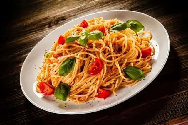 Zdjęcie Jak zrobić sos pomidorowy do spaghetti - prosty przepis na pyszny smak
