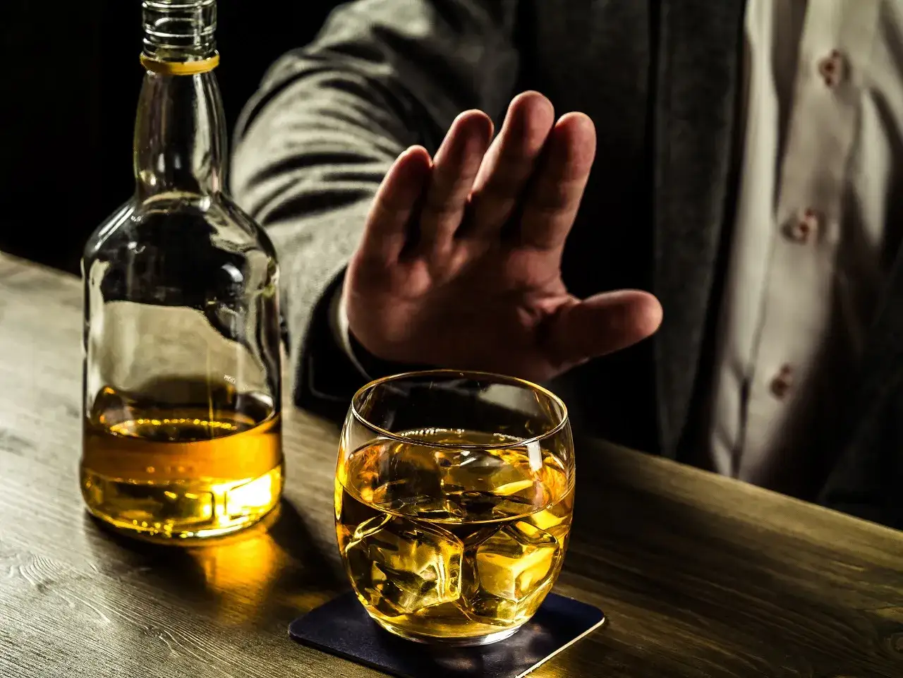 Zdjęcie Czy picie alkoholu przed 18 to grzech lekki czy ciężki? Wyjaśnienie moralne i duchowe