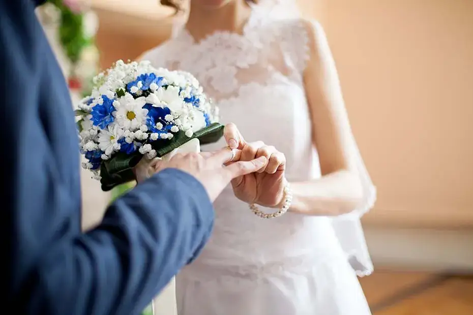 Zdjęcie O której ślub w kościele? Poznaj najpopularniejsze godziny ceremonii