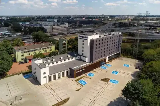 Zdjęcie Hotel Grot Warszawa: Komfortowy Nocleg w Stolicy z Parkingiem