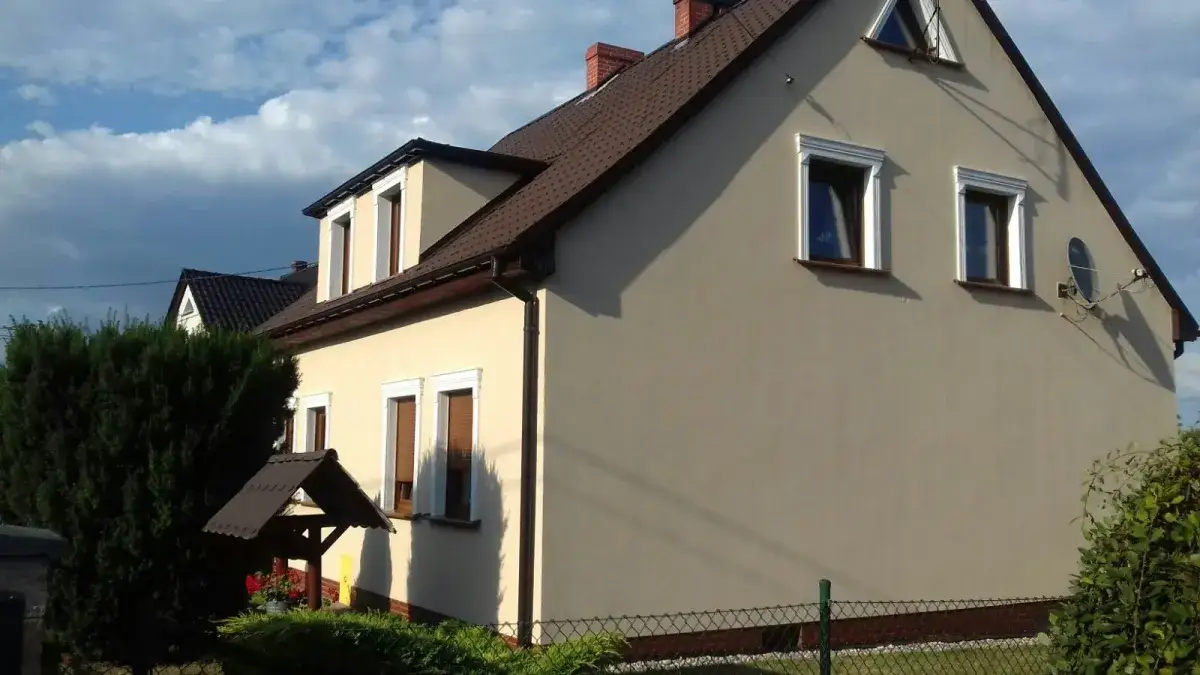 Zdjęcie Jak tanio i profesjonalnie odnowić starą elewację bez kosztownych błędów