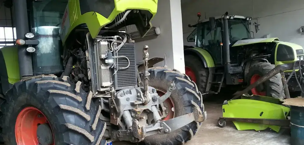 Zdjęcie Co ile motogodzin wymiana oleju w koparce – uniknij kosztownych awarii