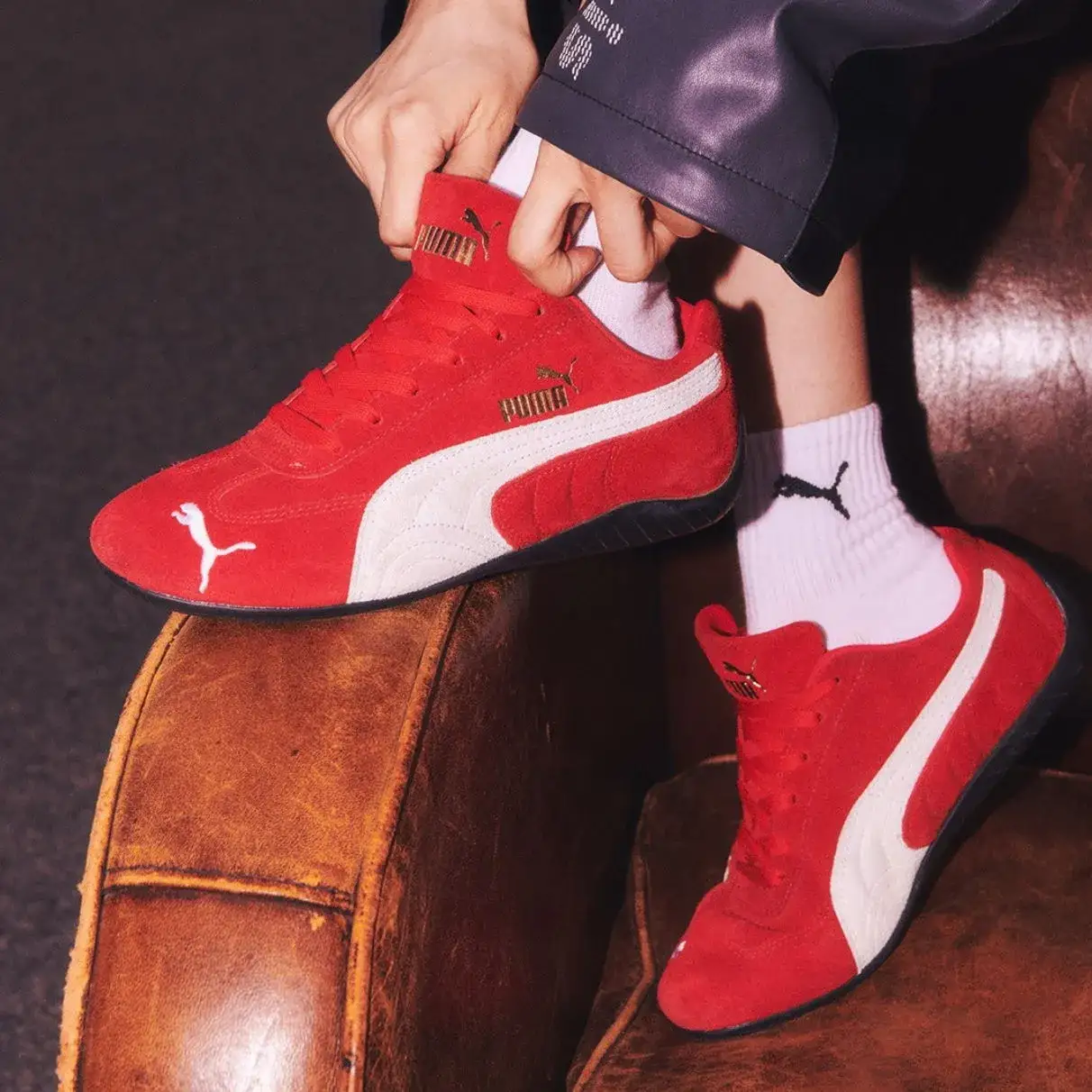 Zdjęcie Jakie sneakersy są teraz modne – trendy, które musisz znać