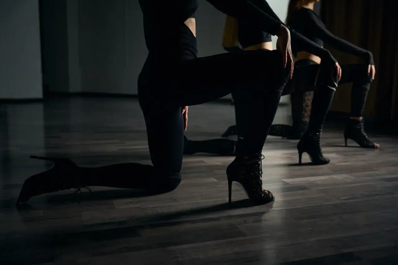 Zdjęcie Jak się ubrać na high heels, by wyglądać elegancko i czuć się komfortowo
