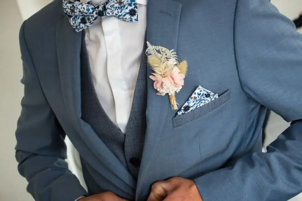 Zdjęcie Jak uszyć butonierkę: proste kroki do stworzenia eleganckiej ozdoby