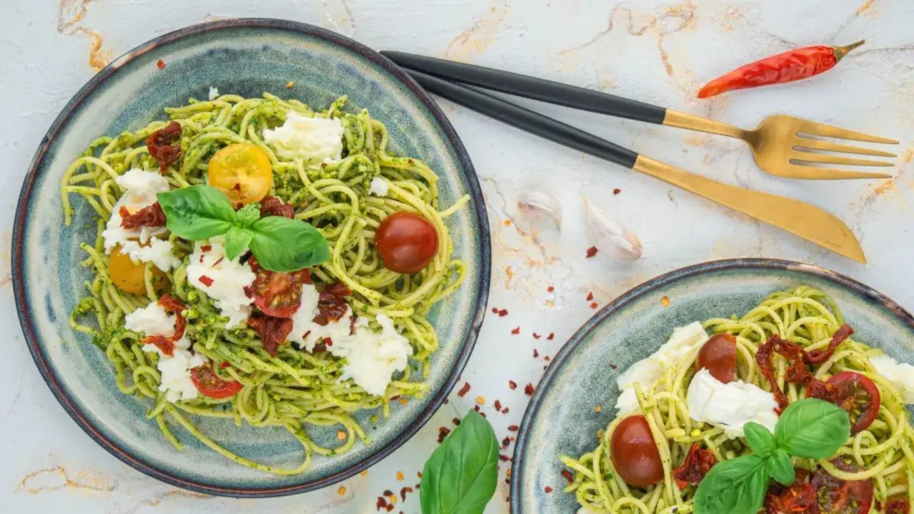 Zdjęcie Pesto spaghetti - prosty przepis na pyszne danie bez wysiłku