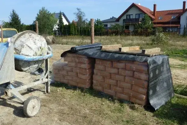 Zdjęcie Ile worków cementu jest w palecie? Zaskakujące informacje o wadze i typach.