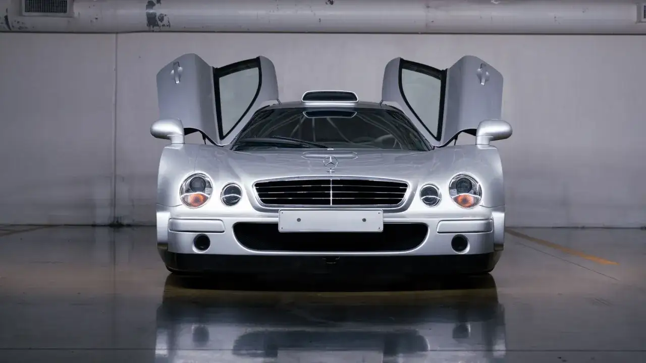 Zdjęcie Mercedes-Benz CLK GTR AMG – Ikona motoryzacji z nieosiągalnymi osiągami