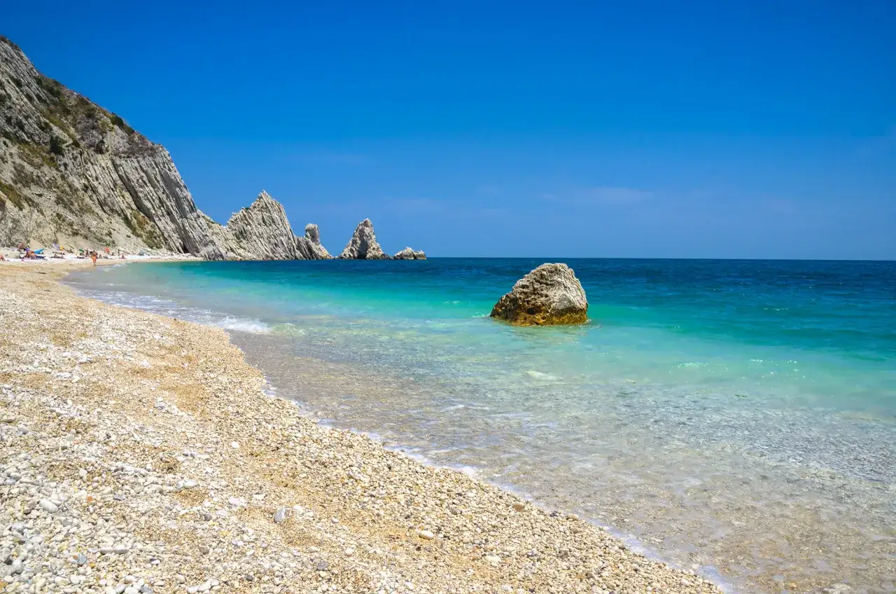 Zdjęcie Vacanza nelle Marche: Trova la Tua Localit&agrave; Balneare Ideale