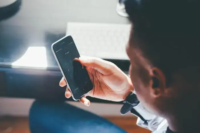 Zdjęcie Jak połączyć iPhone z TV Philips - proste metody i porady krok po kroku