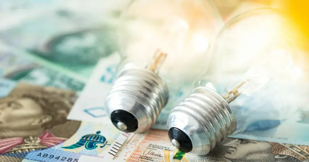 Zdjęcie Ile prądu ciągnie lodówka? Sprawdź, jak obniżyć rachunki za energię