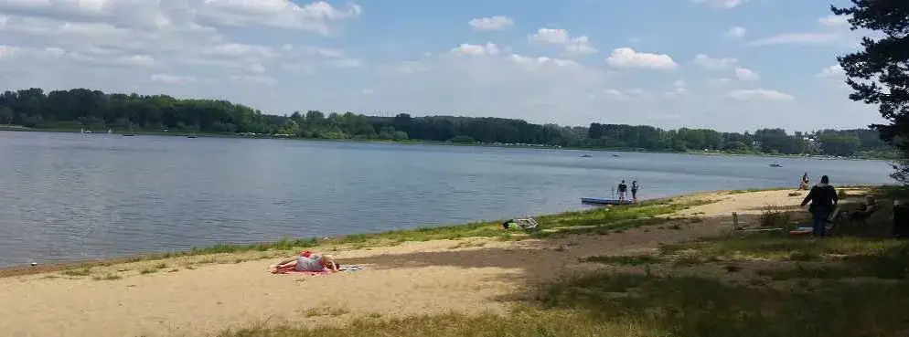 Zdjęcie Jezioro Przeczyckie - najlepsze atrakcje i wypoczynek na śląskich plażach