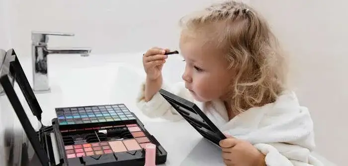 Zdjęcie Schminken lernen: Die besten Tipps f&uuml;r ein perfektes Make-up f&uuml;r Anf&auml;nger