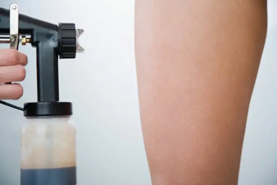 Zdjęcie Jaki peeling przed opalaniem natryskowym? Uniknij błędów i podkreśl efekty
