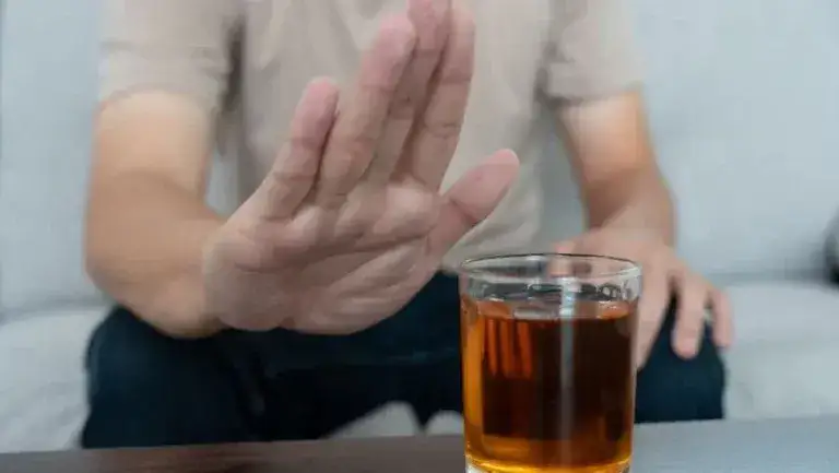 Zdjęcie Czy alkoholizm to choroba psychiczna? Zaskakujące fakty i skutki