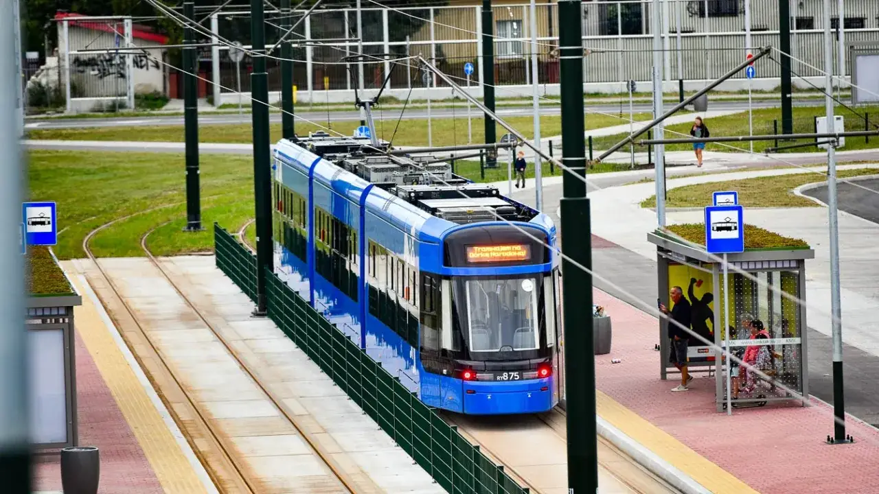 Zdjęcie Jak dojechać do osiedla złotego wieku w Krakowie - sprawdź trasy i transport