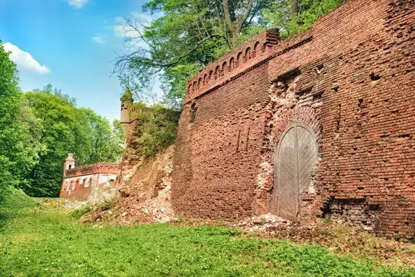 Zdjęcie Pałac w Pilicy: tajemnice historii i architektury, które zaskakują