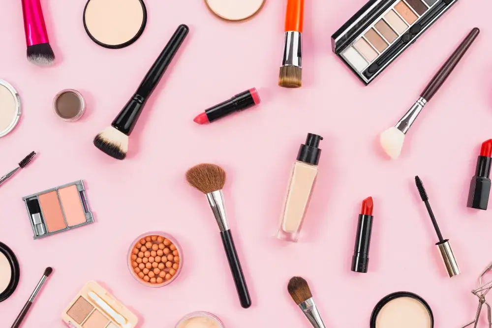 Zdjęcie Co jest potrzebne do makijażu: 10 niezbędnych produktów