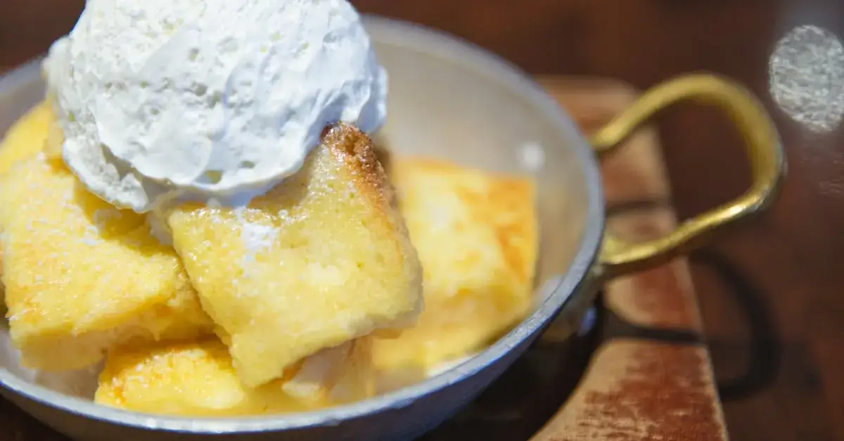 Zdjęcie Jak przygotować ciasto z budyniem i bananami w prosty spos&oacute;b