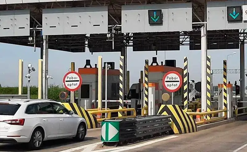 Zdjęcie Czy na autostradzie A2 można płacić kartą? Sprawdź, co musisz wiedzieć