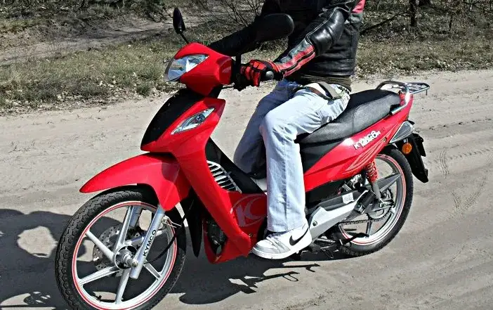 Zdjęcie Skuter czy motorower? Zaskakujące różnice, które musisz znać