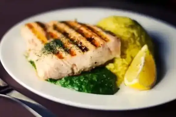 Zdjęcie Réussir votre saumonette grillée : le guide essentiel du chef