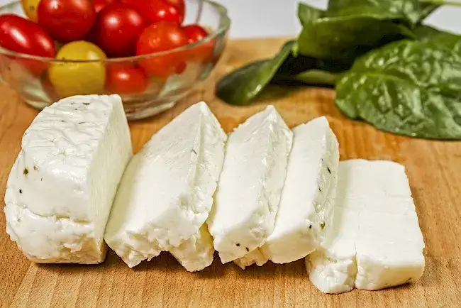 Zdjęcie Czym zastąpić ser halloumi? Odkryj najlepsze alternatywy dla siebie