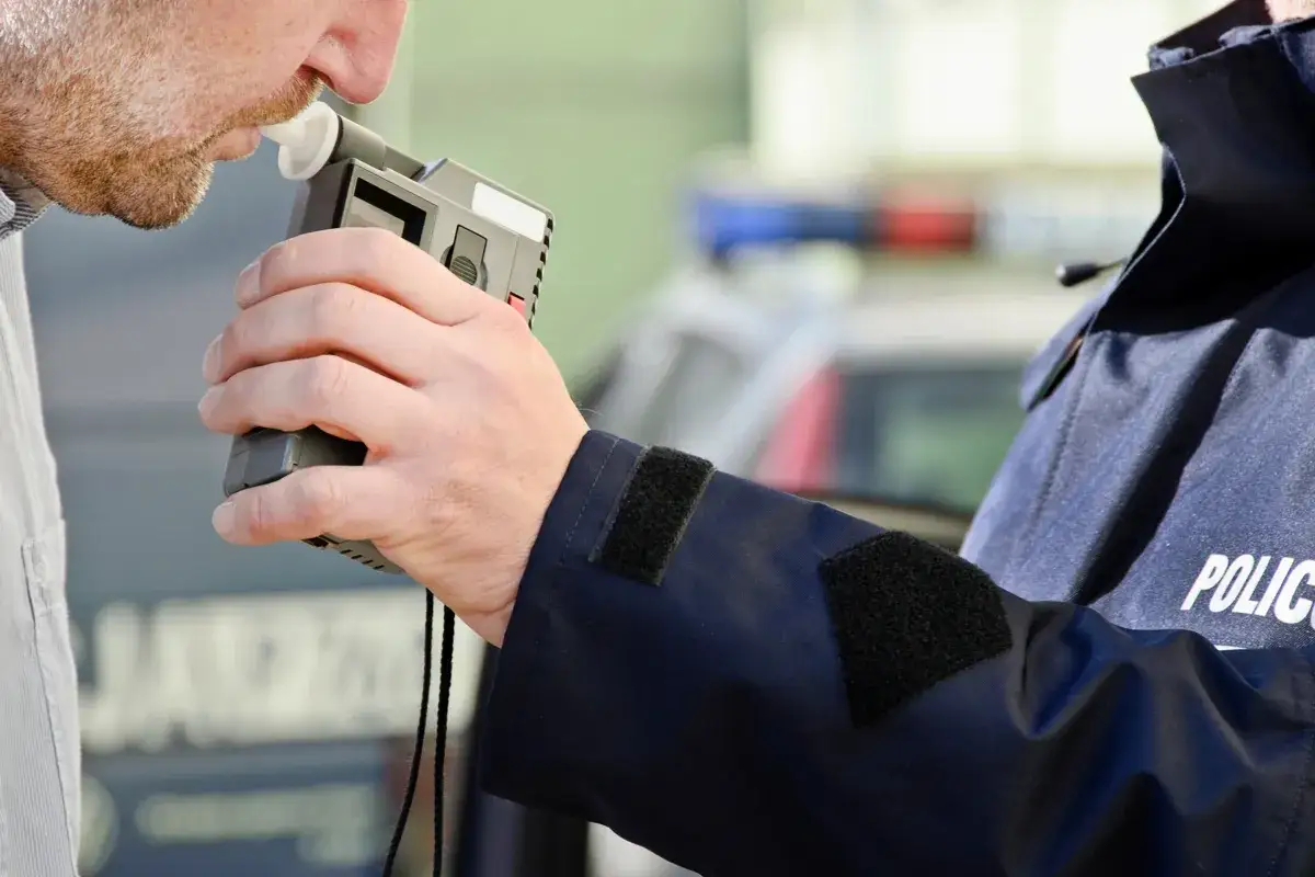 Zdjęcie Jak dmuchać w alkomat żeby nie wykazało - nie daj się złapać!