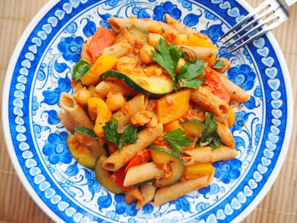 Zdjęcie Szybkie spaghetti z cukinią i papryką - prosty przepis na obiad