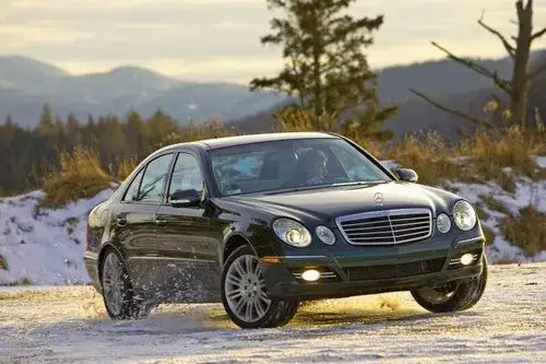 Zdjęcie Mercedes E Klasa W211 - Kluczowe informacje, które musisz znać