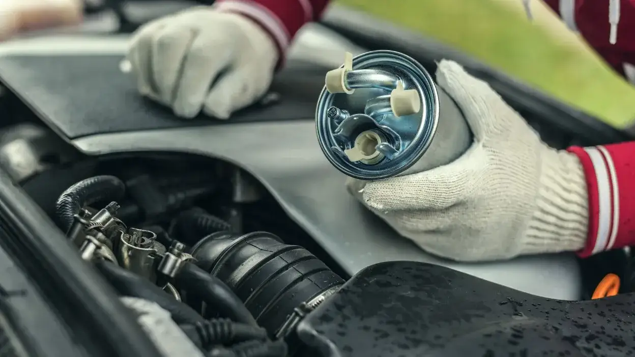 Zdjęcie Gdzie jest filtr paliwa w mazda 6 2.0 diesel? Oto ważne informacje