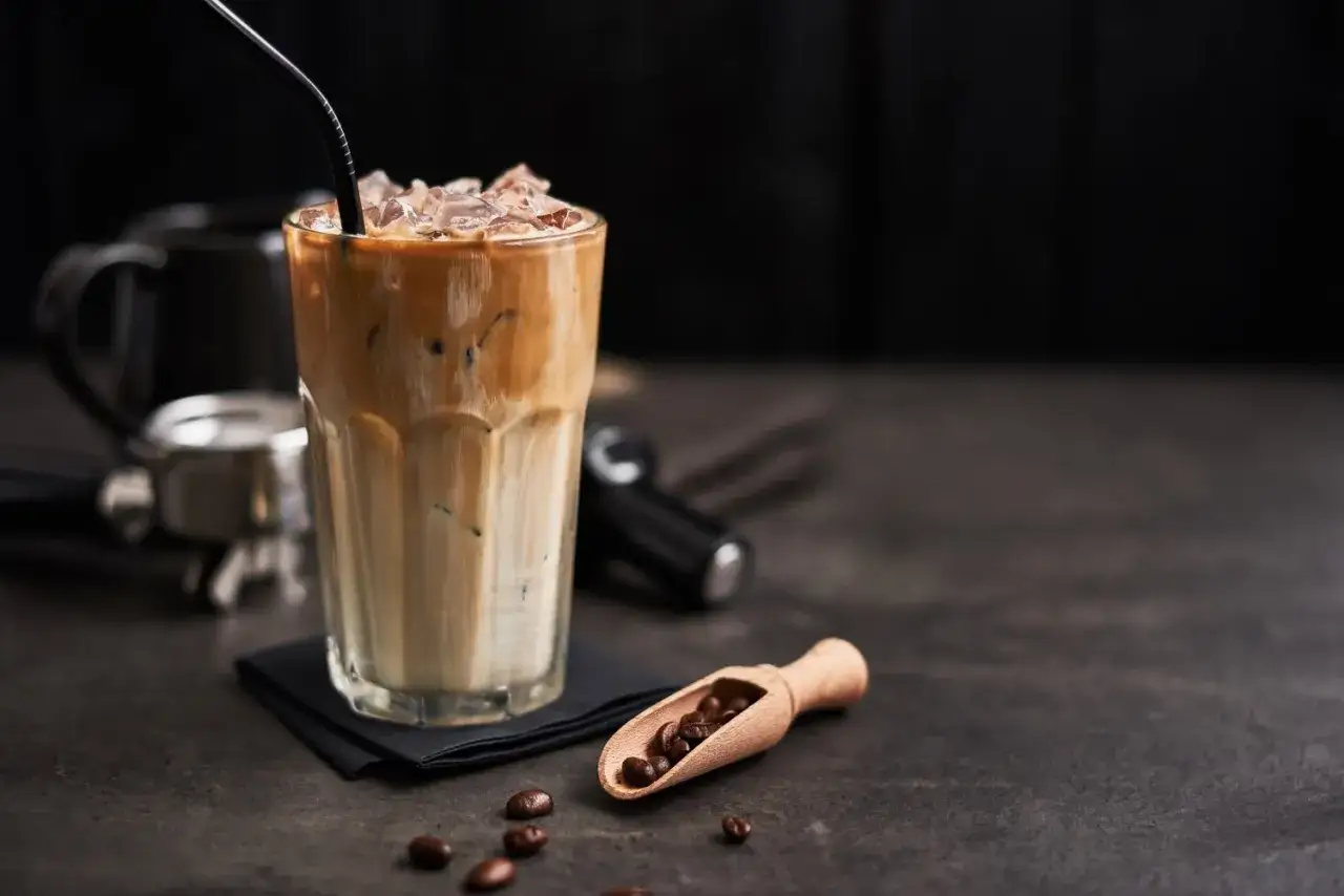 Zdjęcie Jak zrobić idealną kawę frappe – prosta receptura krok po kroku
