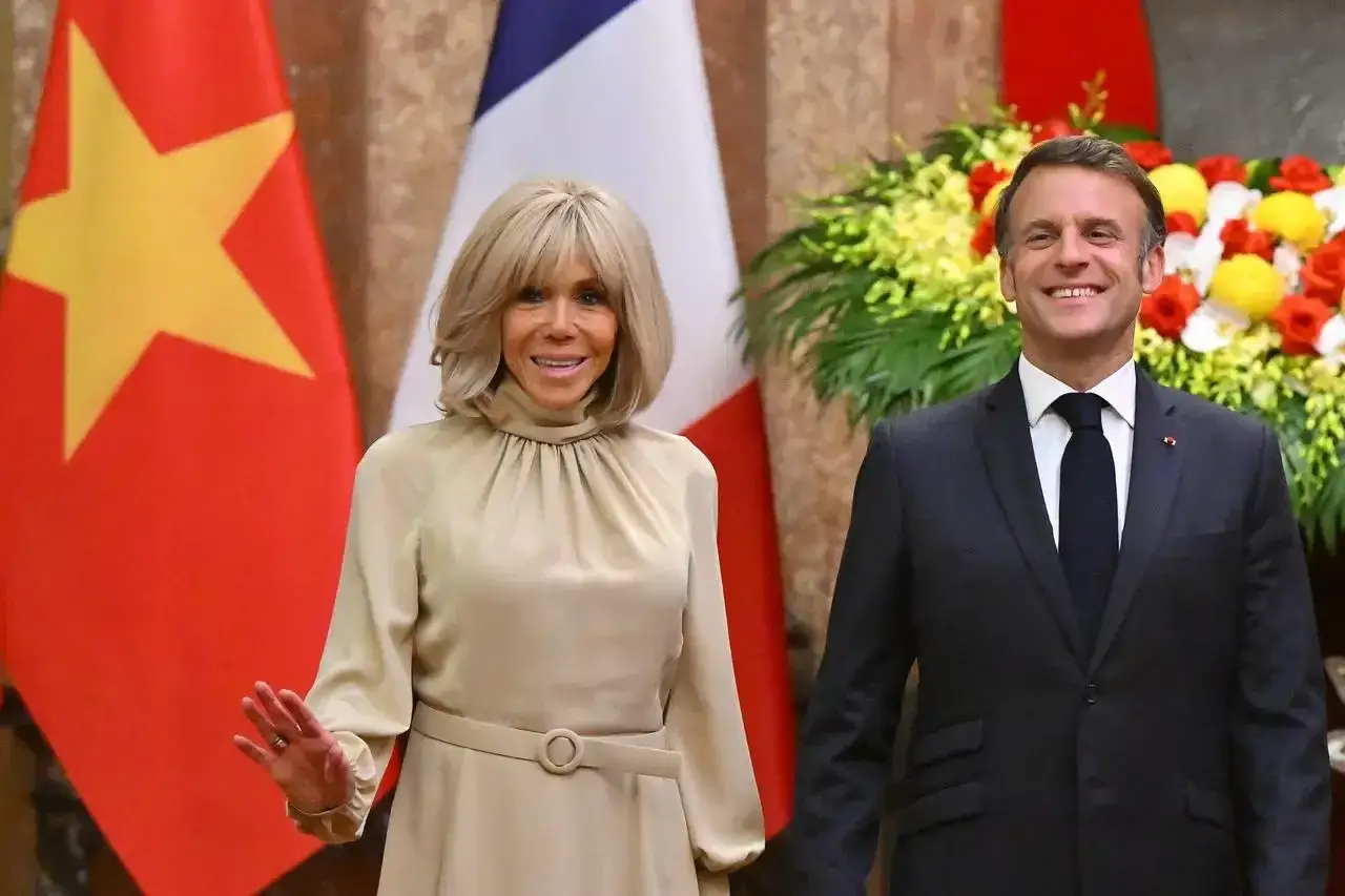 Zdjęcie Kto jest prezydentem Francji? Odkryj zaskakujące fakty o Macronie