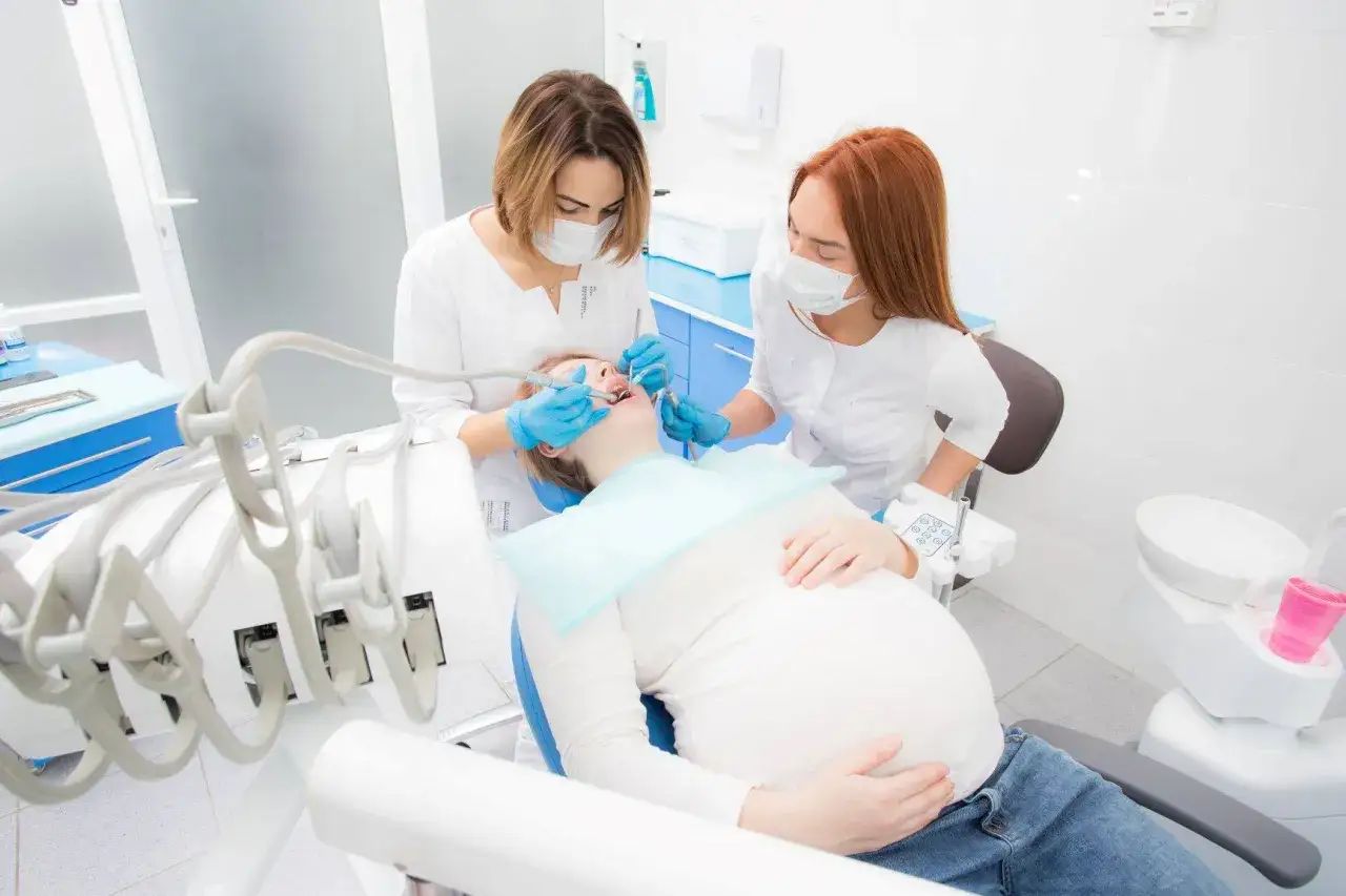 Zdjęcie Czy można iść do dentysty w ciąży? Bezpieczne wizyty i porady