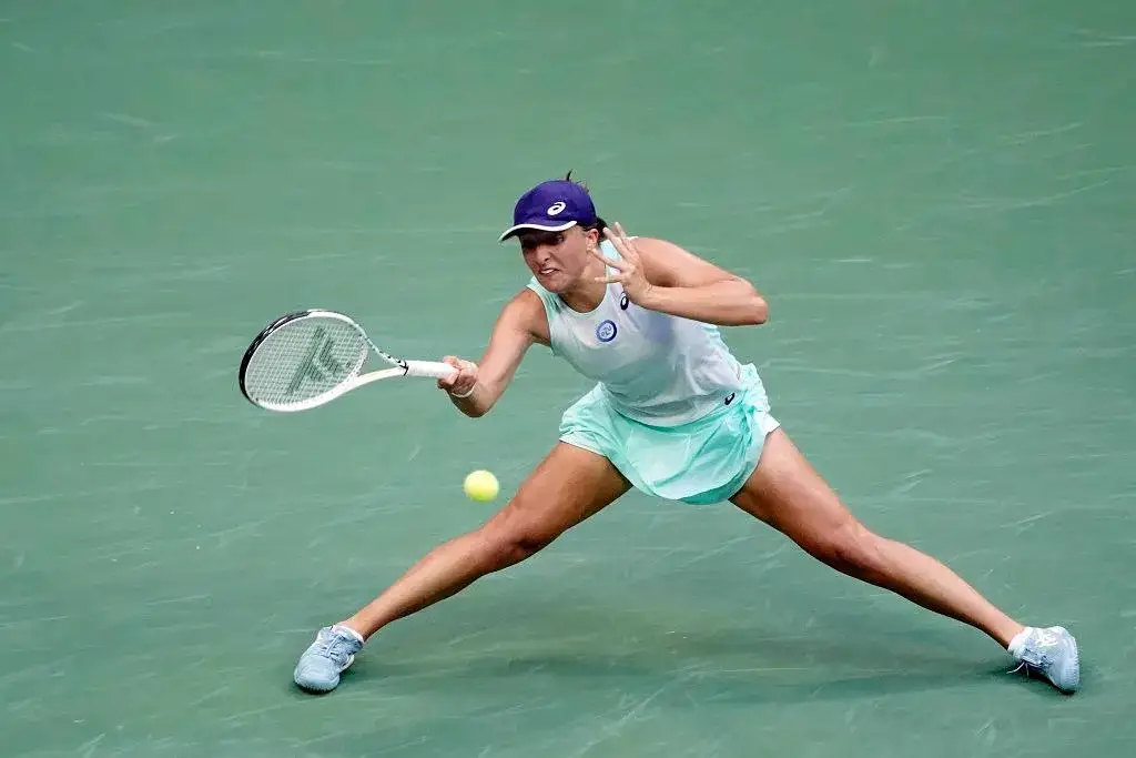 Zdjęcie Gdzie oglądać tenis Świątek? Najlepsze platformy i harmonogram meczów online