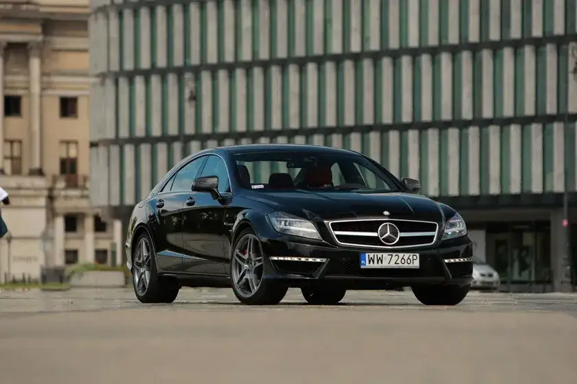 Zdjęcie Mercedes CLS 63 AMG – wyjątkowe osiągi i luksus w używanych modelach